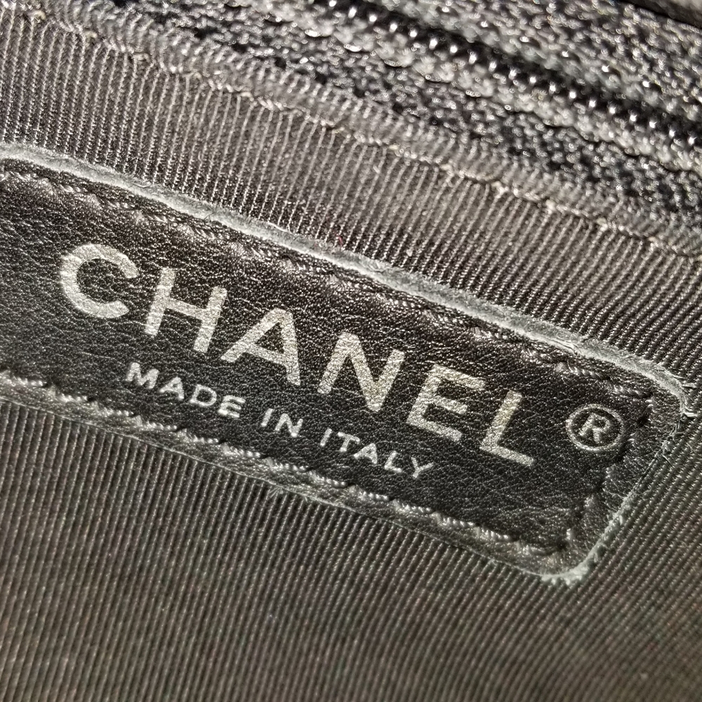 Traded Chanel Boy Bag New Medium Lambskin - Picture 6 of 16